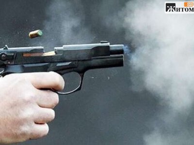«Сьогодні знову стрілянина»: житомирянка заявила про пошкодження трьох автомобілів