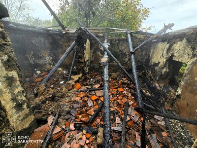 На Закарпатті горів житловий будинок: що відомо