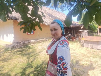 Божена Абсолютівна: від ролі Мотрі до танцю відаючої жінки