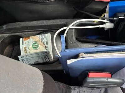 Поблизу села Сільце водій пропонував поліцейським 300 доларів, аби уникнути відповідальності