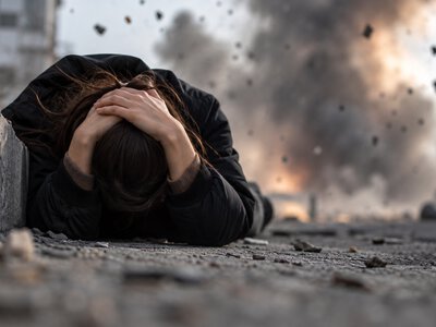 Автівки та стіни не врятують: що робити дніпрянам, якщо обстріл застав на вулиці
