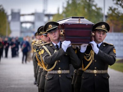 На Національному військовому меморіальному кладовищі поховали невідомих воїнів зі Львівщини