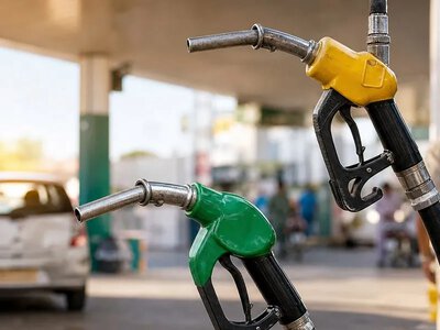 У Пакистані бензин подешевшав на 2,93 рупії за літр, дизель здорожчав — Dawn