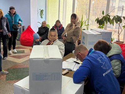 У Котелевській громаді підопічні терцентру отримують набори для утеплення житла до зими