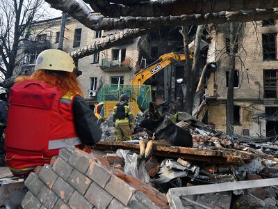 У Харкові все ще деблокують мертві тіла (фото)