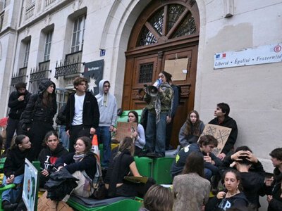 У всій Франції тривають учнівські протести, влада попереджує про зростання насильства