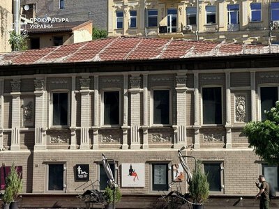 Пожежа та роки без ремонту: у Києві через суд взялися рятувати історичний будинок