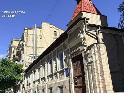 У Києві суд зобов’язав власника приміщень відреставрувати історичний будинок на Саксаганського