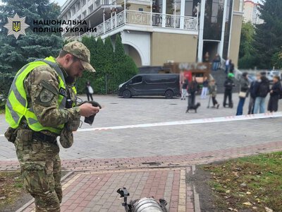 Наслідки нічної атаки дронів на Київ: є постраждалі