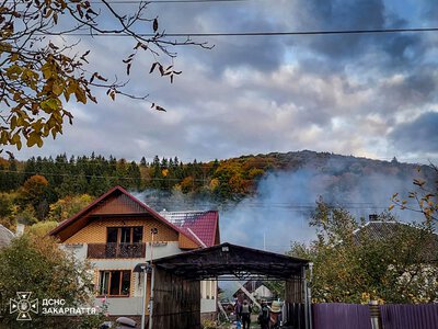 На Ужгородщині під час пожежі біля будинку постраждав 66-річний чоловік