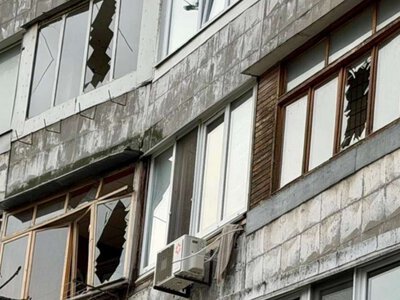 Один із каменів залетів у квартиру на 7-му поверсі: мер Дніпра Філатов побував на місці ворожої атаки