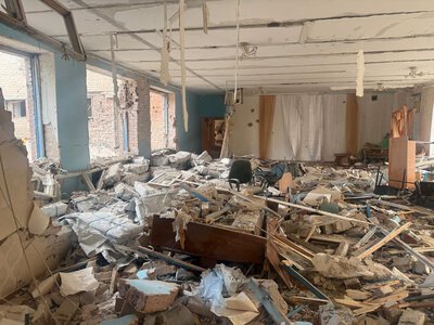 Росіяни вдарили по пункту незламності в Словʼянську, є поранені