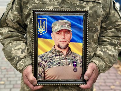 Громада на Рівненщині провела в останню путь полеглого захисника Віктора Кохна