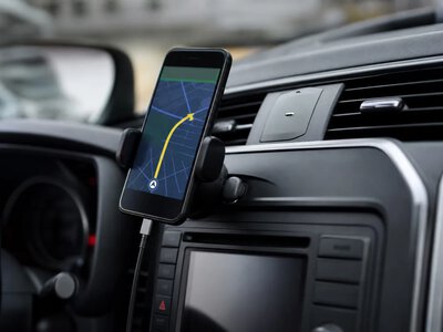 Чому смартфон перегрівається під час CarPlay або Android Auto