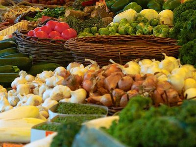 Ціни на продукти харчування у жовтні 2026: яка категорія подешевшала до 9%