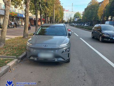 У Рівному за тиждень винесли понад 700 постанов за порушення правил паркування