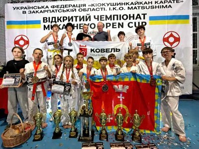 Ковельські каратисти СК «Оямас» здобули 13 медалей у Мукачеві