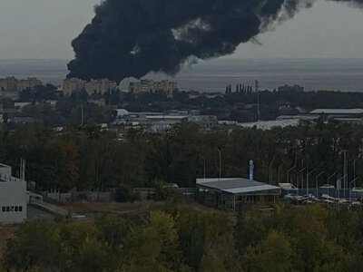 Стовп диму до 9-го поверху: під Ростовом горить завод Аксайкардандеталь