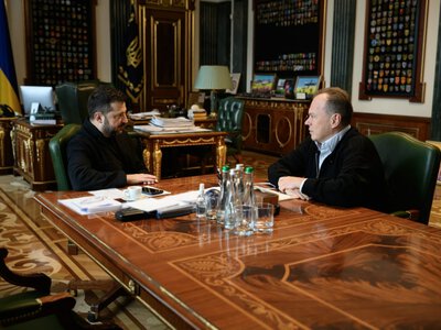 Зеленський: Київ відстає навіть від прифронтових областей у виконанні плану стійкості