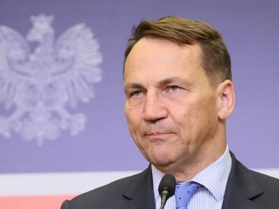 Сікорський закликав Навроцького використати вплив на Трампа для розгортання бази США у Польщі