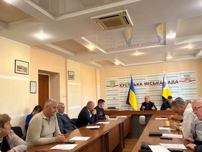 Сквер у Копашнові, благодійний ярмарок та мережа шкіл: у Хусті відбулося засідання виконкому