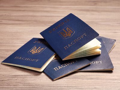 Прострочений паспорт під час воєнного стану: чи загрожує штраф і коли нараховують пеню