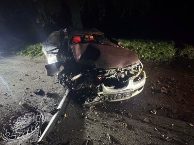 У Броварах п’яний водій Mazda врізався в дерево: травмовано 22-річного пасажира