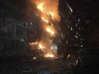 Росіяни другий вечір поспіль б’ють по Києву балістикою, – Зеленський