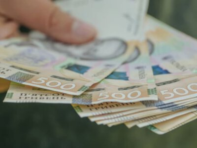 Пенсії понад 10 тисяч гривень отримують уже 19% українців: як змінилися виплати за рік