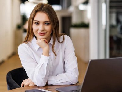 Як перетворити цифрові навички на нову роботу: 8 модулів для жінок