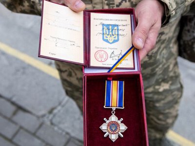 На Черкащині родинам полеглих прикордонників передали державні нагороди 