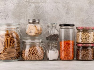 На всі випадки життя. ТОП базових продуктів тривалого зберігання, які мають бути в кожного