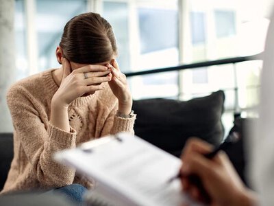 Як зрозуміти, що психіка виснажена та як собі допомогти
