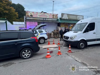Біля ринку «Шувар» стриянина затиснуло між двома автівками