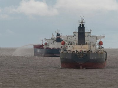 Нафта дорожчає через нові атаки на танкери та об'єкти Saudi Aramco