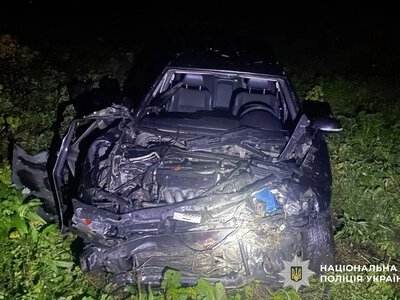 У Лубнах електровоз збив чоловіка та зіткнувся з автомобілем: пішохід загинув