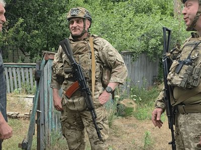 «Якби вдалось уразити — пілот став би героєм росії». Під час «Вівальді» офіцери ДПСУ з генералом і Героєм України заходили в звільнену Карпівку на очах у росіян