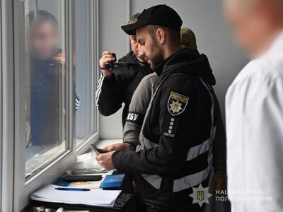 У Запоріжжі викрили медиків, які за $11,5 тисячі оформлювали фіктивну інвалідність (фото)