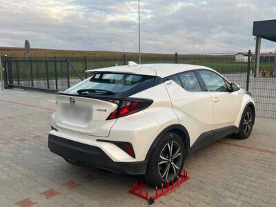 У жителя Запоріжжя на кордоні вилучили Toyota, яку понад чотири роки розшукують у Греції