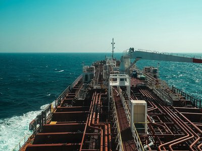 MEA знизило прогноз попиту на нафту попри відновлення поставок із Перської затоки