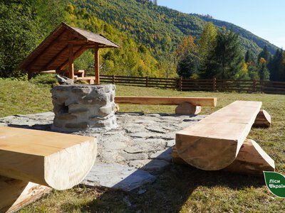 У Карпатах облаштували 8-кілометровий маршрут із місцями для ночівлі та відпочинку