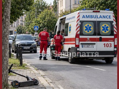 В Ужгороді автомобіль збив 15-річного підлітка на самокаті