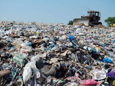 Прокуратура вимагає ліквідувати стихійні сміттєзвалища у Гошеві