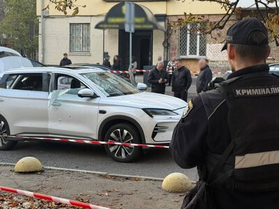 Вибух електрокара в центрі Києва: водія госпіталізували