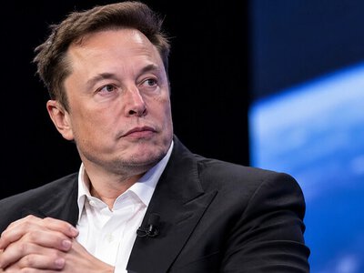 Маск відповів на прохання України зняти обмеження для Starlink