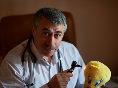 Відомому лікарю Комаровському – 66: що відомо про його дружину, дітей та онуків (фото)