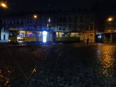 У Львові зійшов з рейок трамвай: маршрут №9 тимчасово курсує зі змінами