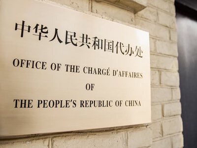 Литва сподівається на покращення відносин з Китаєм у грудні