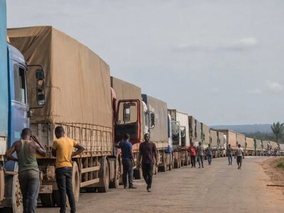 Понад 100 вантажівок зупинилися на кордоні Камеруну й ЦАР — The Rio Times
