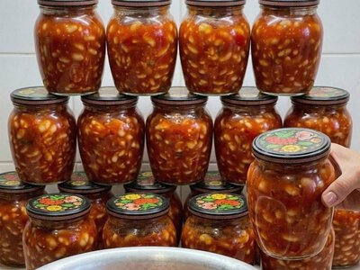 Як приготувати квасолю в томатному соусі з солодким перцем — домашній рецепт